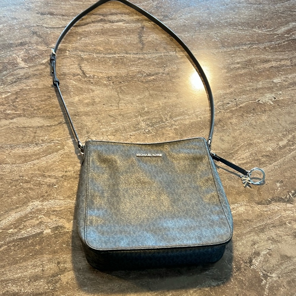 Michael Kors Jet Set Travel Large Messenger